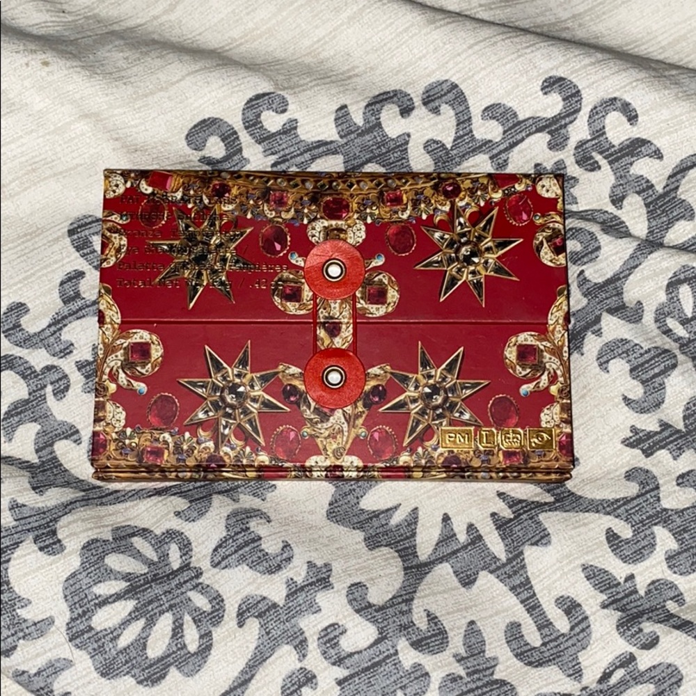 Pat McGrath Labs eyeshadow pallet